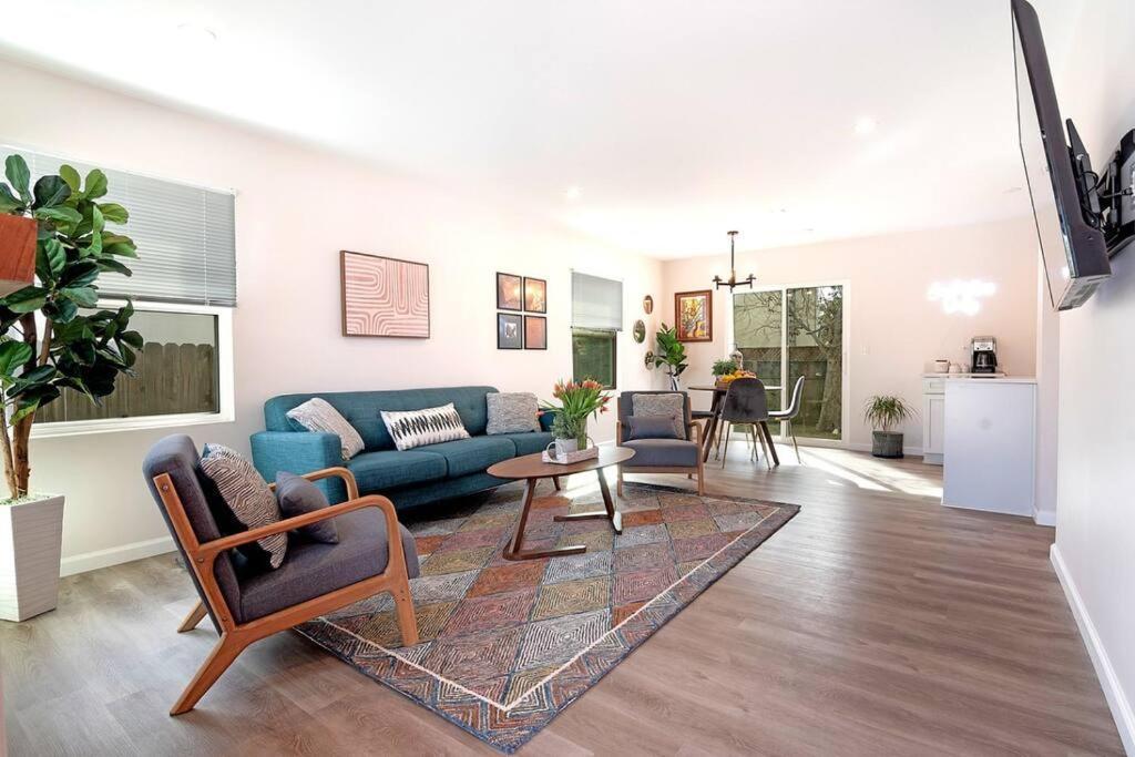 Beautiful 3 Bed 1 Bath Designer Home + Hot Tub Los Angeles Ngoại thất bức ảnh